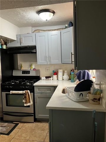 10 South Brook Street, Allentown City, PA 18109