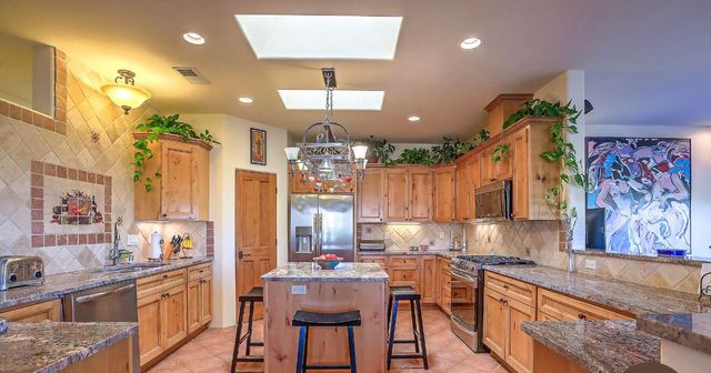 11 Tres Amigos Road, Placitas, NM 87043