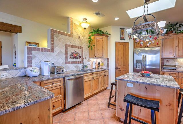 11 Tres Amigos Road, Placitas, NM 87043