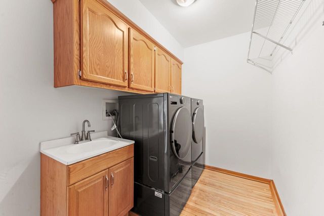 14040 W Glendale AVENUE, Brookfield, WI 53005