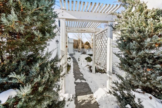 14040 W Glendale AVENUE, Brookfield, WI 53005