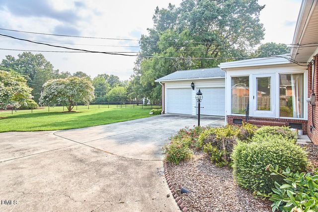 2108 Edgewood Avenue, Burlington, NC 27215