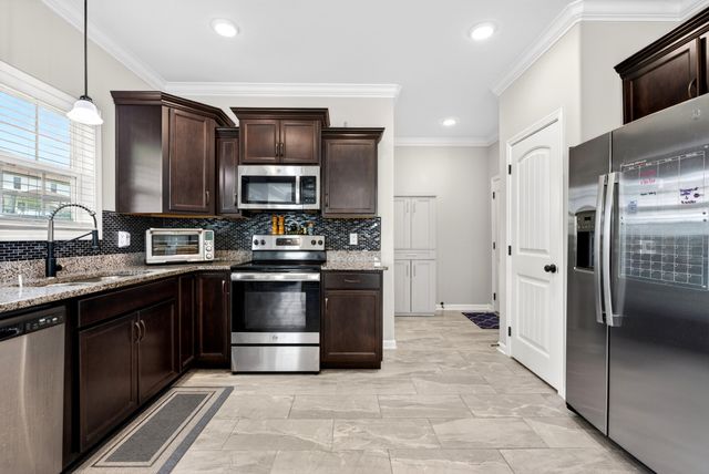 1489 Citadel DR, Clarksville, TN 37042