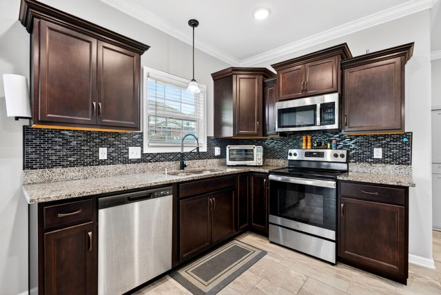 1489 Citadel DR, Clarksville, TN 37042