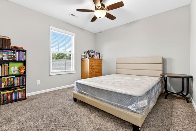 1489 Citadel DR, Clarksville, TN 37042