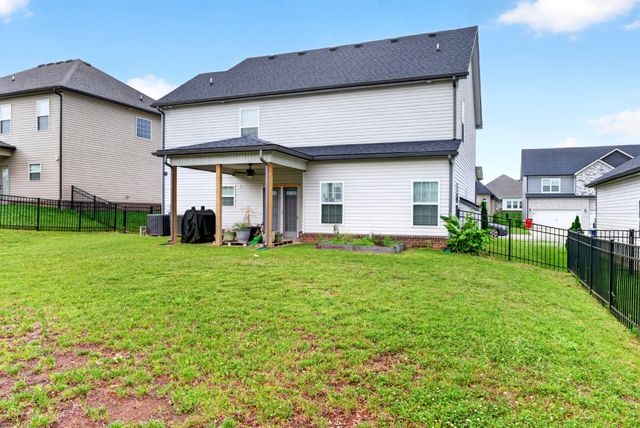 1489 Citadel DR, Clarksville, TN 37042