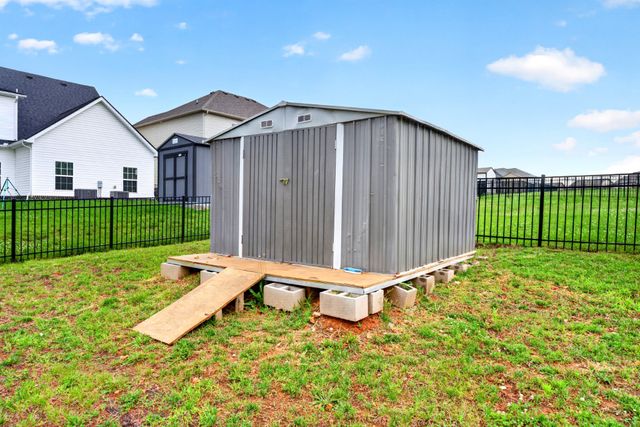 1489 Citadel DR, Clarksville, TN 37042