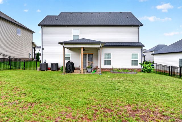 1489 Citadel DR, Clarksville, TN 37042