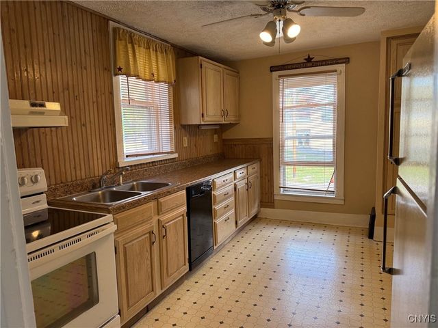 9 Castle Street, Vernon, NY 13421