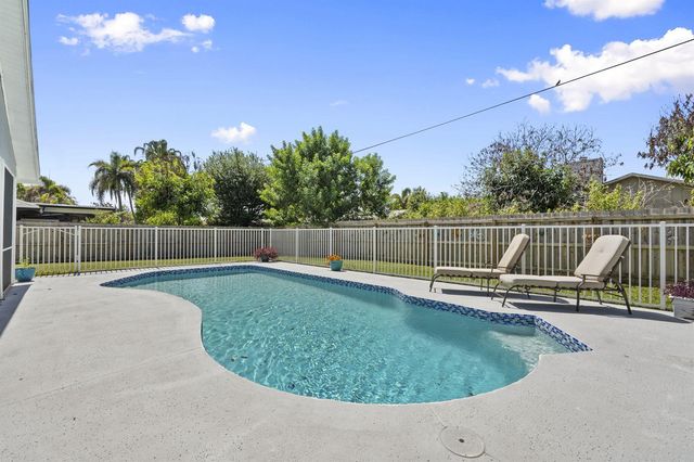 1202 SE Mcfarlane, Port St. Lucie, FL 34952