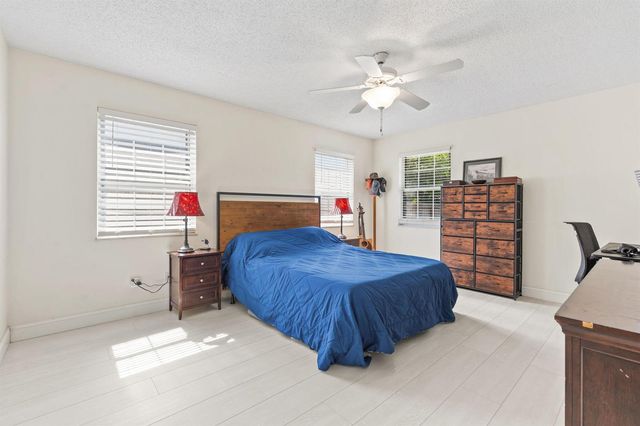 1202 SE Mcfarlane, Port St. Lucie, FL 34952