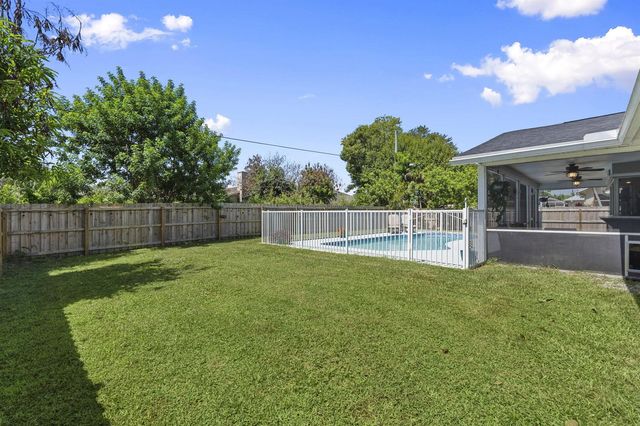 1202 SE Mcfarlane, Port St. Lucie, FL 34952