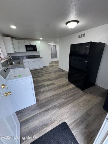 3807 Blanton Ln, Louisville, KY 40216