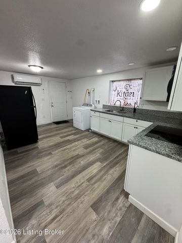 3807 Blanton Ln, Louisville, KY 40216