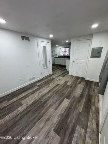 3807 Blanton Ln, Louisville, KY 40216