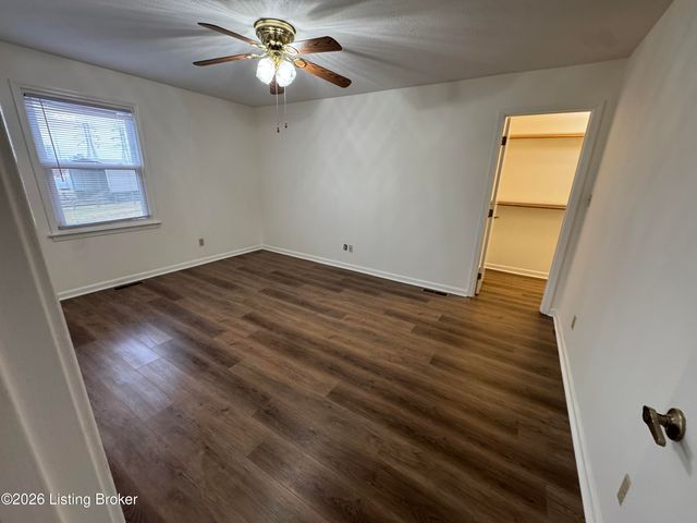 3807 Blanton Ln, Louisville, KY 40216