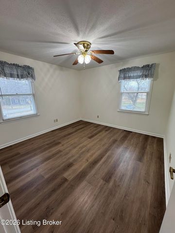 3807 Blanton Ln, Louisville, KY 40216