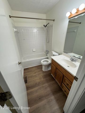 3807 Blanton Ln, Louisville, KY 40216