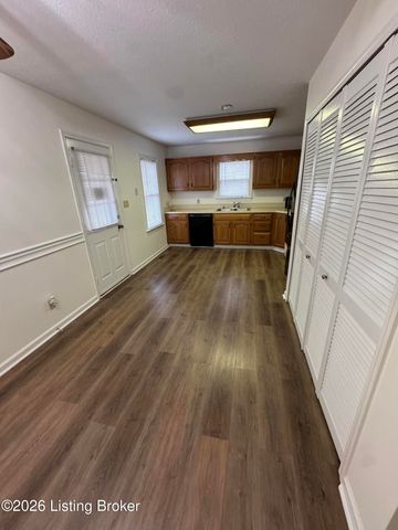 3807 Blanton Ln, Louisville, KY 40216