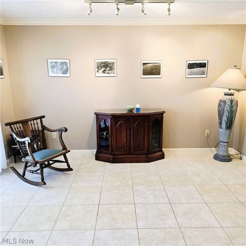 9898 Lakeview Circle, Strongsville, OH 44136