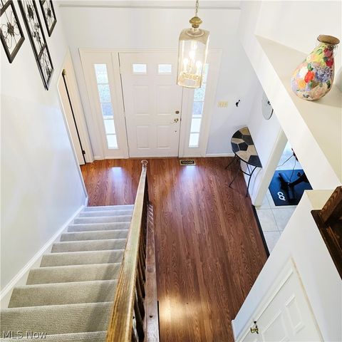 9898 Lakeview Circle, Strongsville, OH 44136