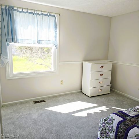 9898 Lakeview Circle, Strongsville, OH 44136