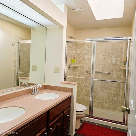 9898 Lakeview Circle, Strongsville, OH 44136