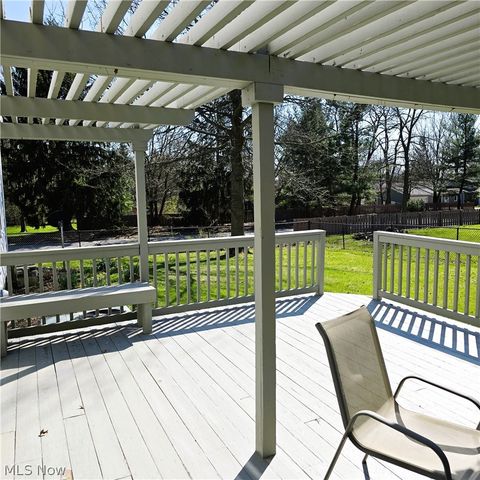 9898 Lakeview Circle, Strongsville, OH 44136