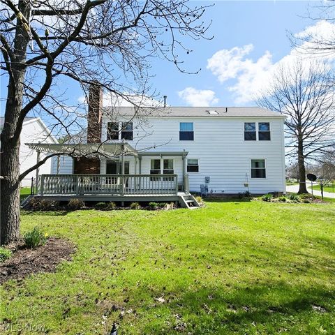 9898 Lakeview Circle, Strongsville, OH 44136