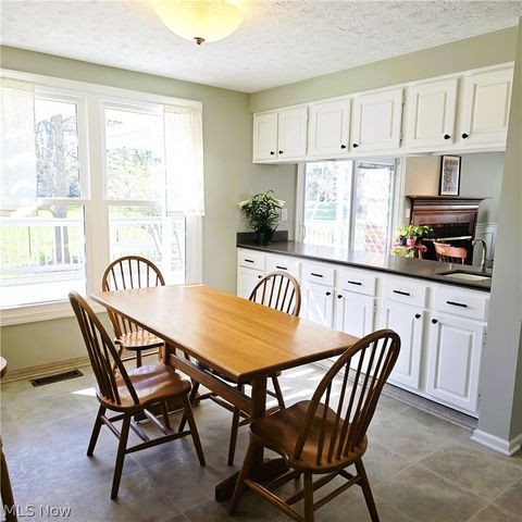 9898 Lakeview Circle, Strongsville, OH 44136