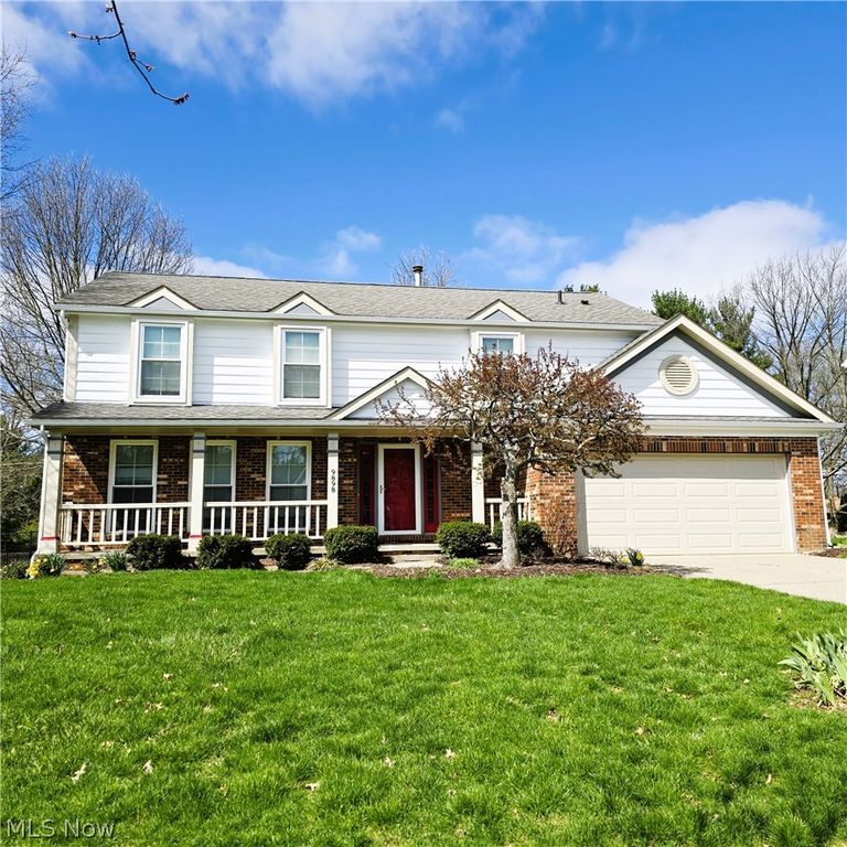 9898 Lakeview Circle, Strongsville, OH 44136