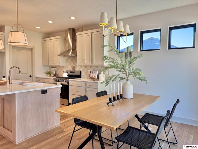 2125 S 95 Street, Lincoln, NE 68520