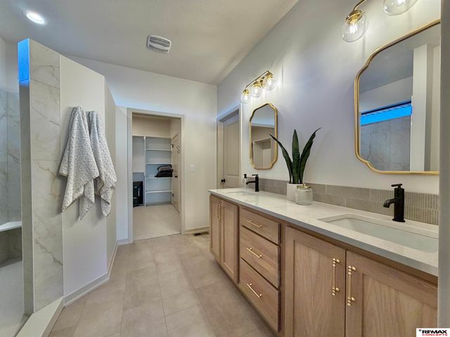 2125 S 95 Street, Lincoln, NE 68520