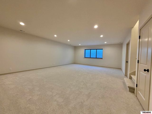 2125 S 95 Street, Lincoln, NE 68520