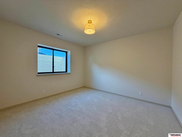 2125 S 95 Street, Lincoln, NE 68520