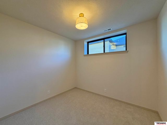 2125 S 95 Street, Lincoln, NE 68520