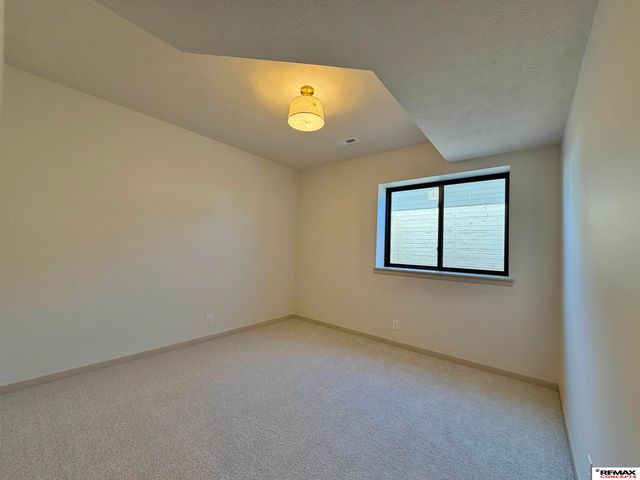 2125 S 95 Street, Lincoln, NE 68520