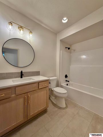 2125 S 95 Street, Lincoln, NE 68520