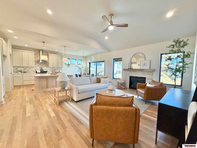 2125 S 95 Street, Lincoln, NE 68520