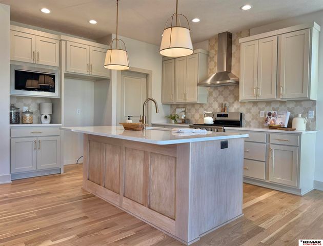 2125 S 95 Street, Lincoln, NE 68520