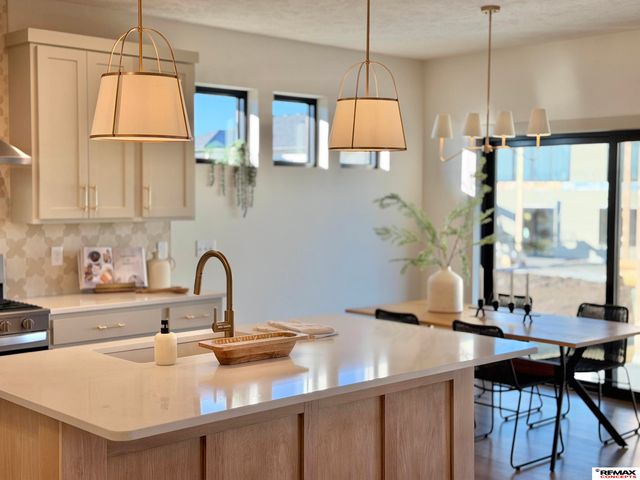 2125 S 95 Street, Lincoln, NE 68520