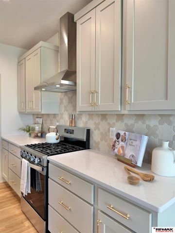 2125 S 95 Street, Lincoln, NE 68520