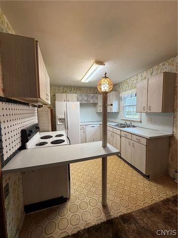 302 Gordon Avenue, Sherrill, NY 13461