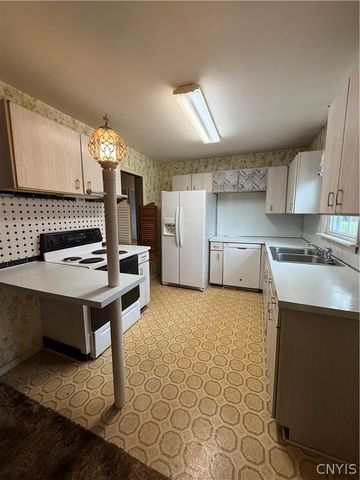 302 Gordon Avenue, Sherrill, NY 13461