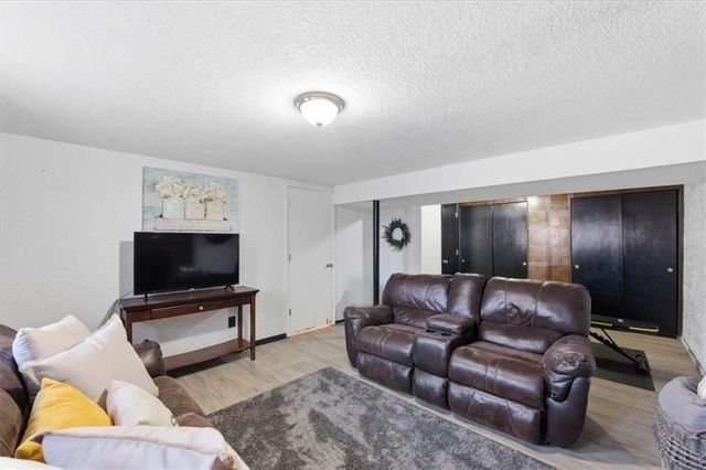 216 S Shrank Avenue, Independence, MO 64056