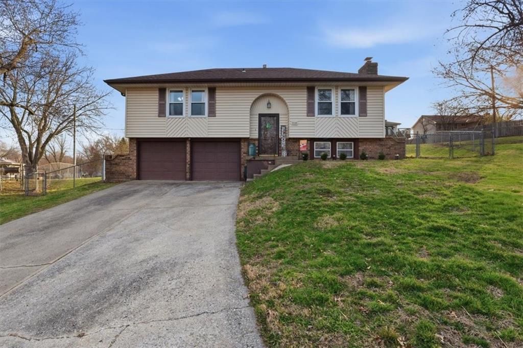 216 S Shrank Avenue, Independence, MO 64056