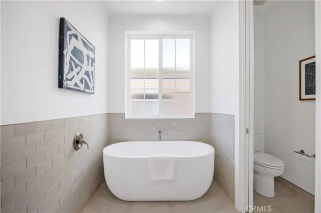 2420 Ives Lane B, Redondo Beach, CA 90278