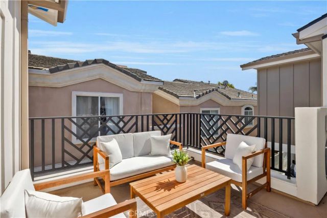 2420 Ives Lane B, Redondo Beach, CA 90278
