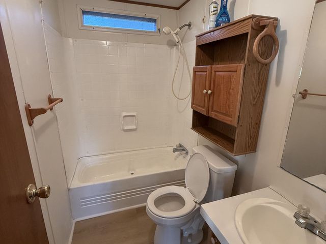 1600 Little Hurricane Creek Rd, Mc Ewen, TN 37101