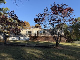 1600 Little Hurricane Creek Rd, Mc Ewen, TN 37101